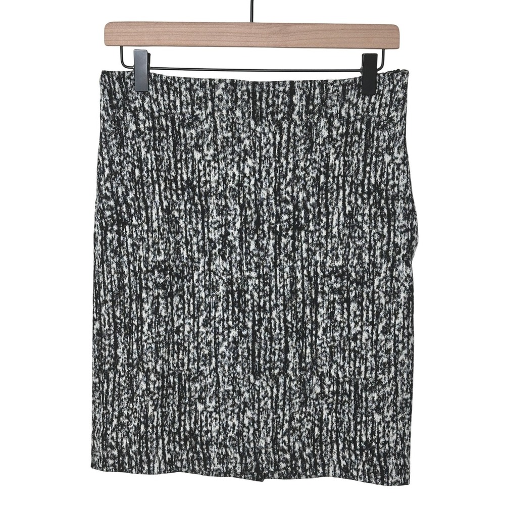 M.M. LaFleur Women's Skirt‎ Size 6 Black White Print Knee Length Career Wear
